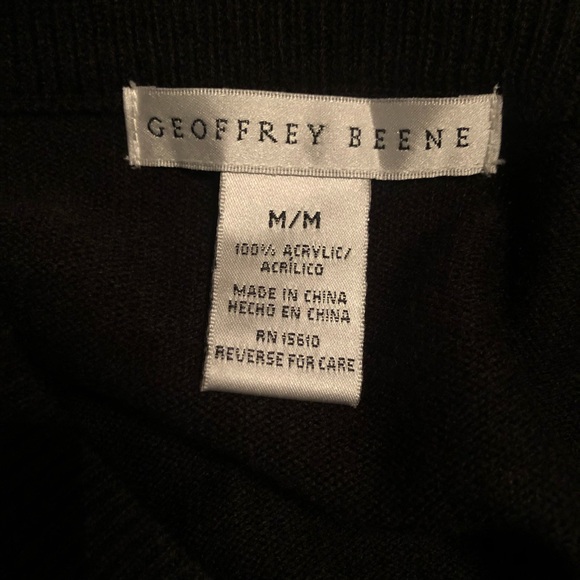 Geoffrey Beene Sweater Vest. - Picture 2 of 2